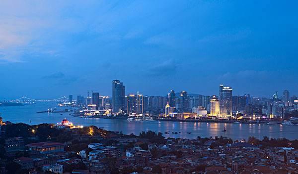 青春足迹绘就福建山水画卷